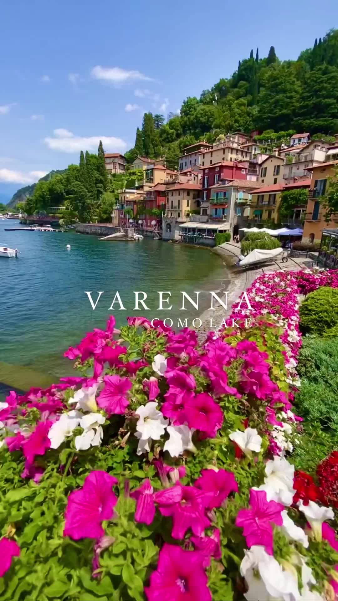 The magical #Varenna ✨

#lagodicomo #lakecomo #comolake #italia #italy