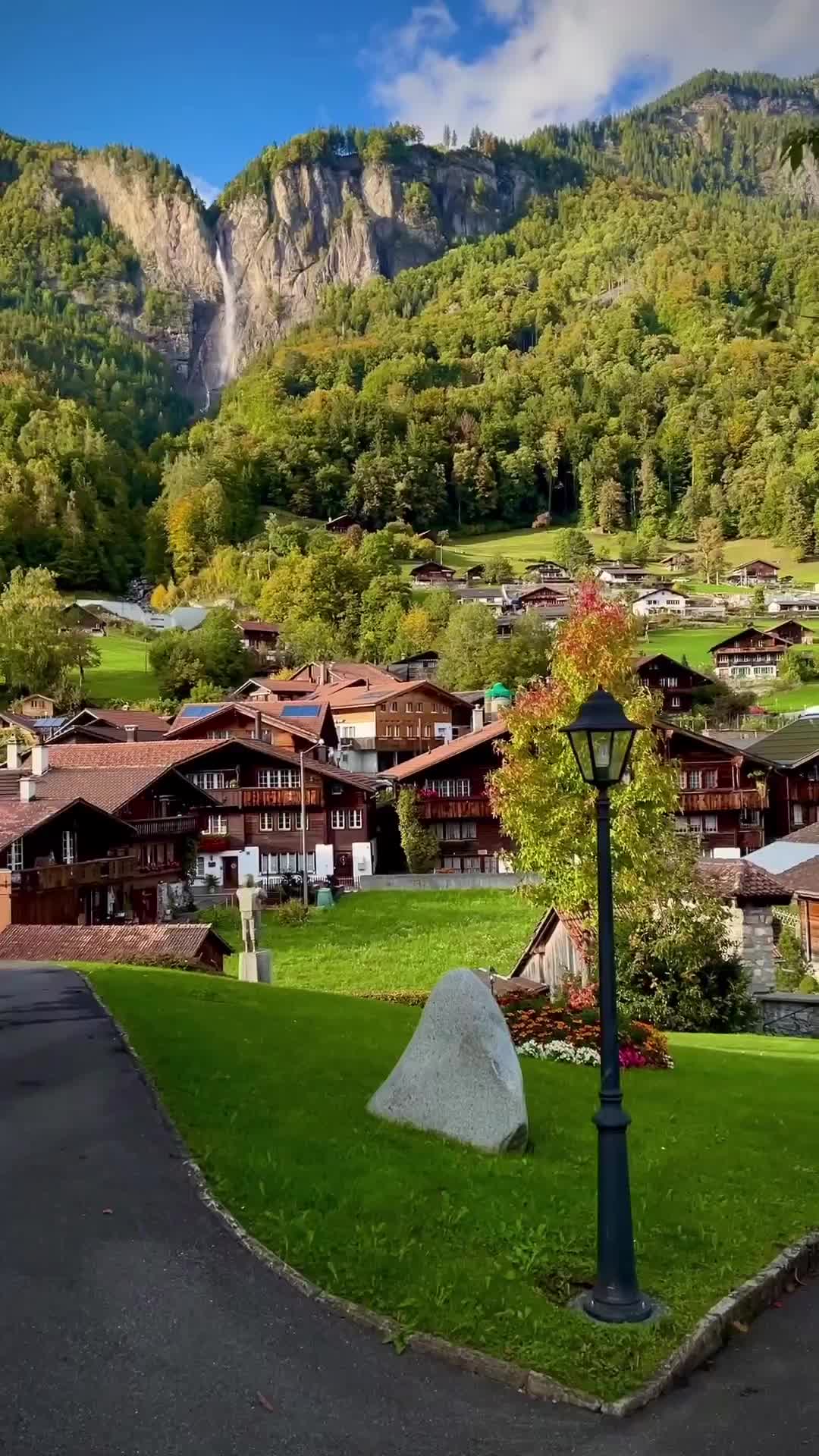Autumn Vibes in Brienz, Switzerland 🍂🇨🇭