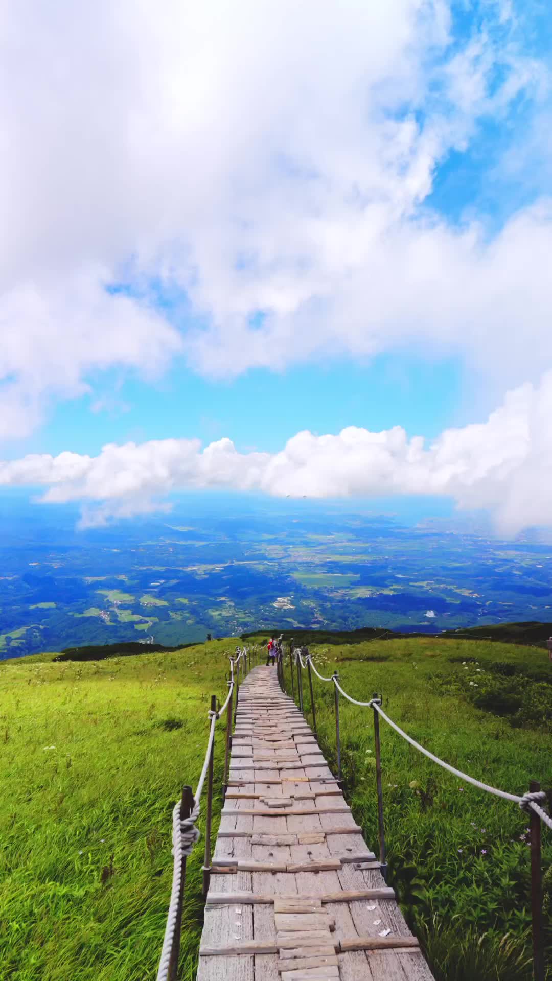 Explore the Majestic Beauty of Mount Daisen