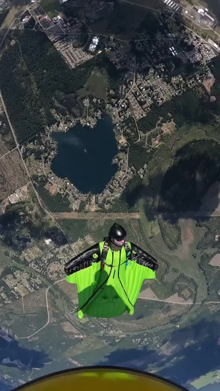 Island Lake Skydive Adventure: Thrill Awaits!