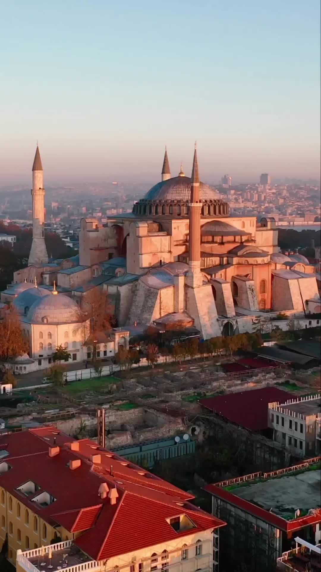 Sunrise in #Istanbul 📍🇹🇷