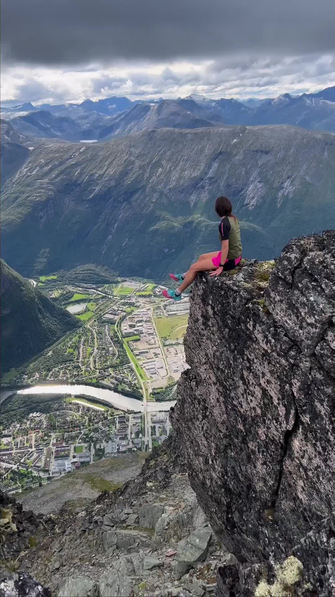 Hiking Mt Hovsnebba: Stunning Views from 1554 Meters