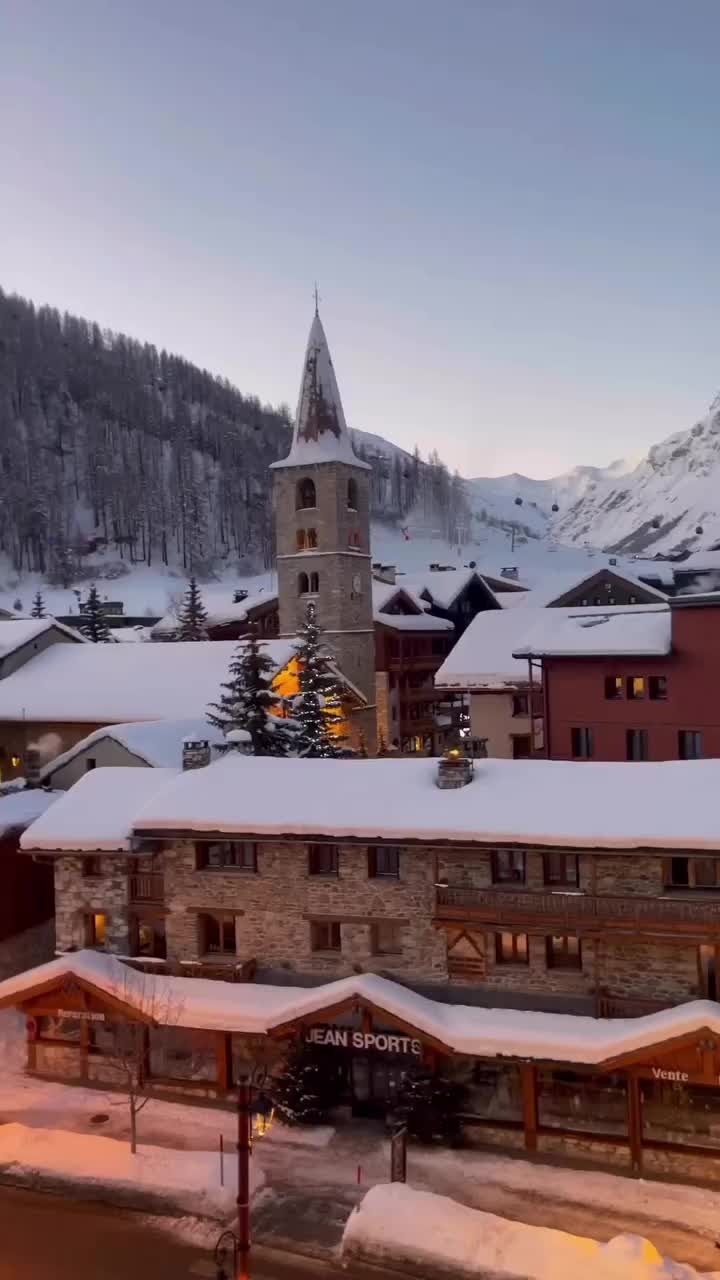 Um tour pelo hotel K2 CHOGORI (@lek2chogori) em Val d’Isère (@valdisere). 

#Valdisere #Hotel #k2collections #Hotels #Ski #France #Travel #Luxury #Capezzone @capezzonearchitecture