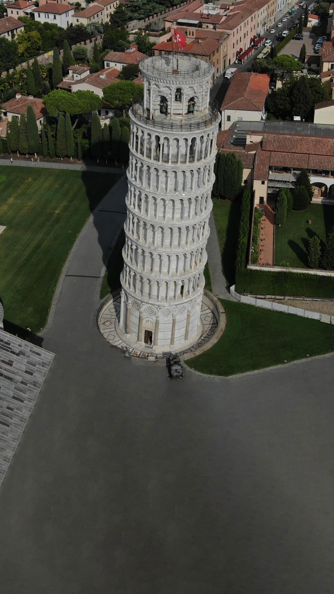Pisa's Architectural Wonders and Culinary Delights