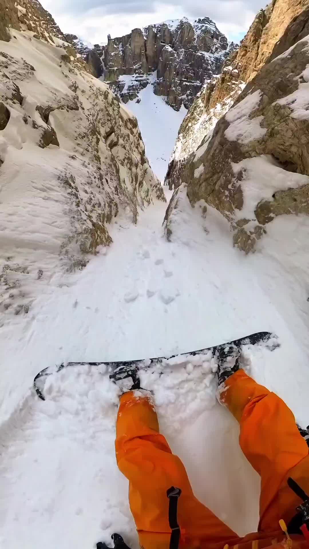 Extreme Couloir Snowboarding in Dolomites, Italy