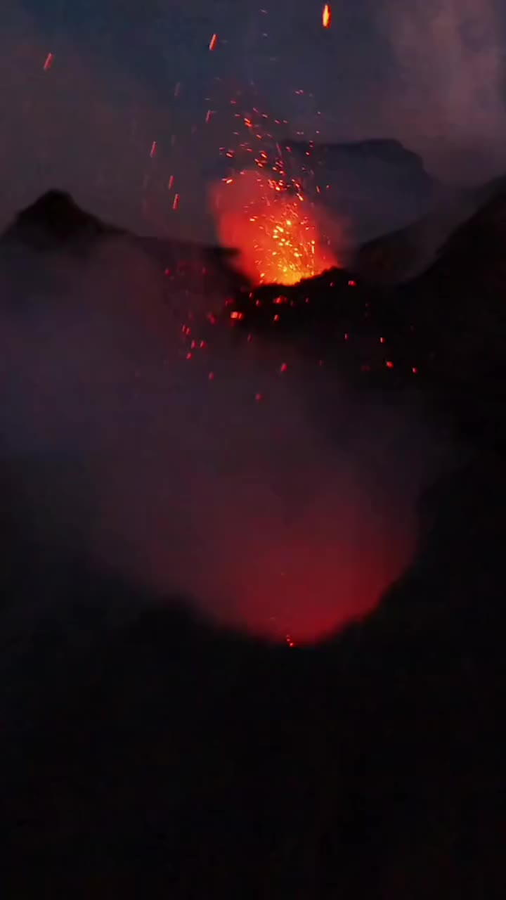 Feel the heat of Stromboli volcano.

Drone pilot @jturner0 🔥

STROMBOLI STATI D'ANIMO

#fpv #drone #stromboli #volcano #sicily #italy #lava #eolie #fly #repost #bestdestinations #VISITSTROMBOLI