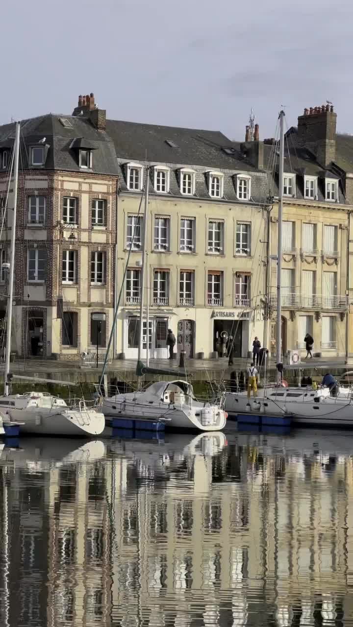 Cozy Stay at Hôtel Saint-Delis in Honfleur, Normandy