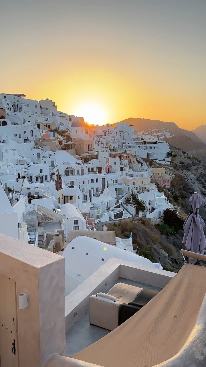 22-day Ultimate Santorini Experience