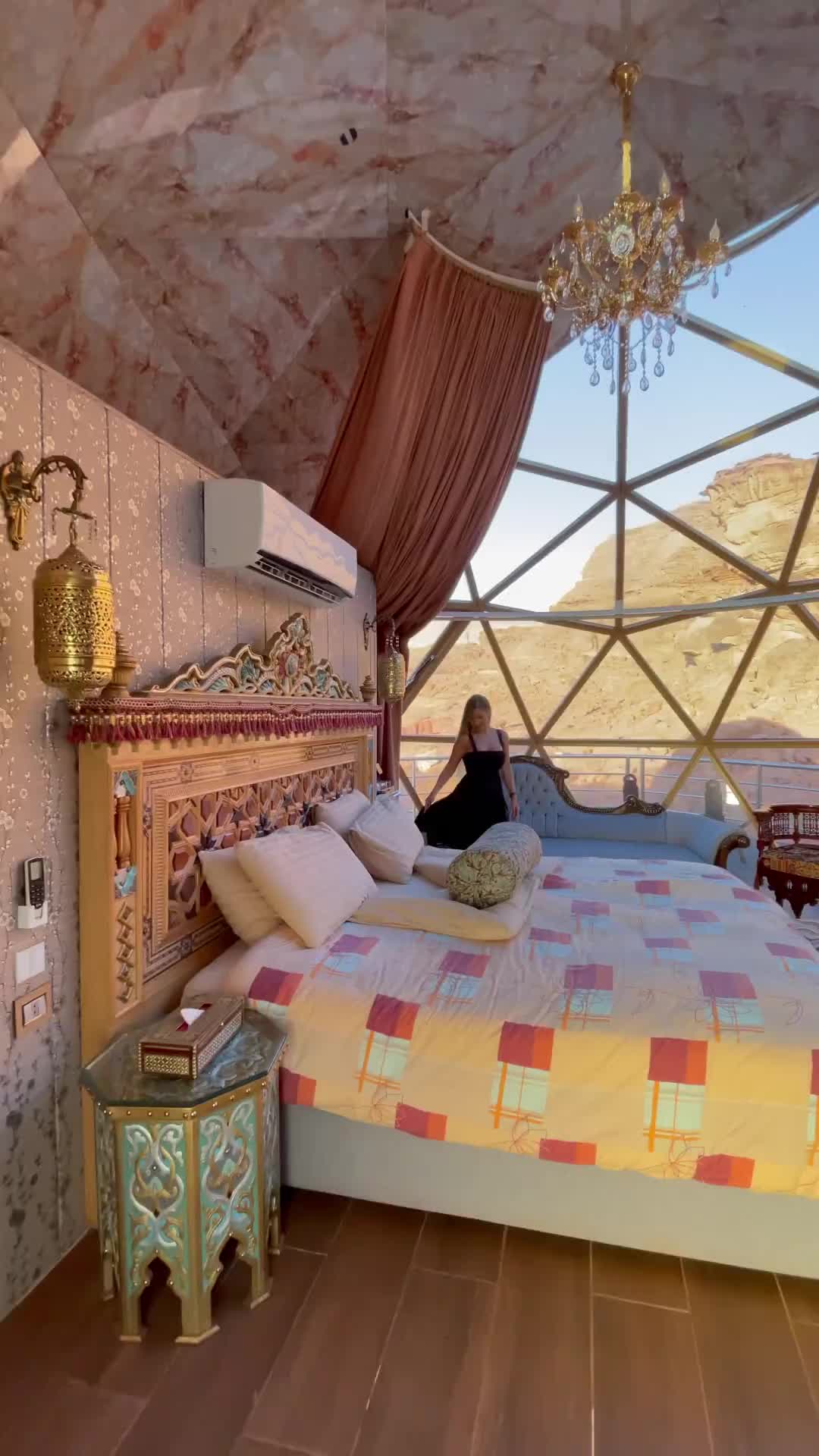 Experience Luxury in Wadi Rum's Desert Resort 🌄
