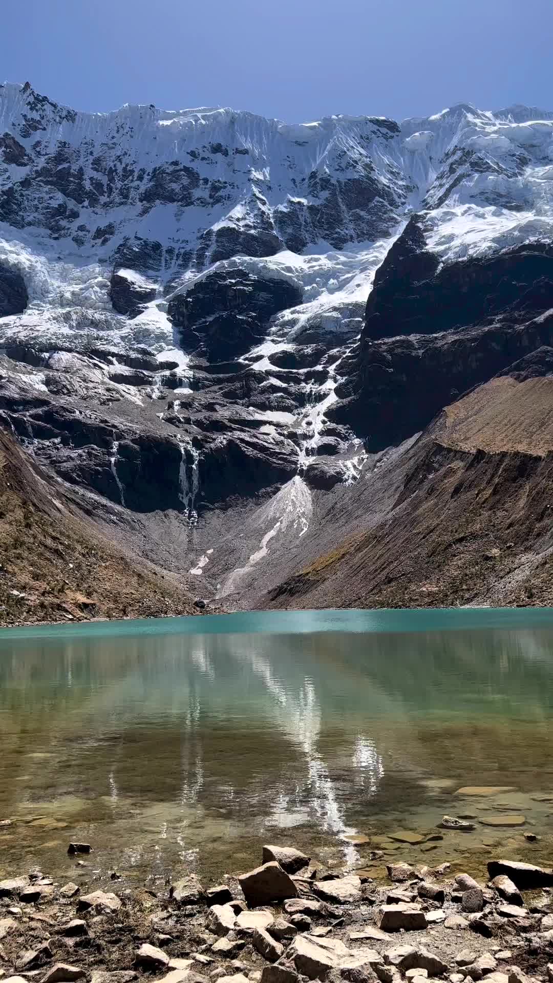 Enamorado de Laguna Humantay: Un Paraíso en Perú