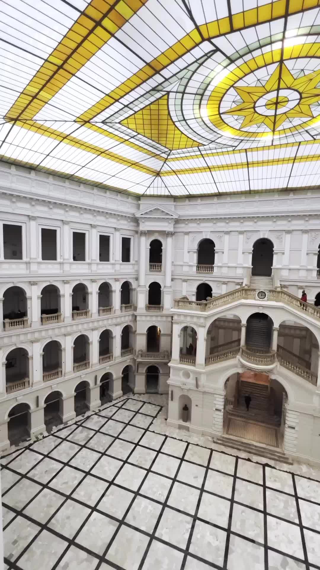 🇬🇧 Recently discovered by me, a historic building in Warsaw. It is the main building of the Warsaw University of Technology. It is one of the most magnificent buildings in Warsaw. The construction of the building designed by Stefan Szyller began in July 1899 and lasted 2 years 🏢🛠️.

Wiktoria from @krakowmypassion invites you for more inspiration 🤍. 

🇵🇱 Ostatnio odkryty przeze mnie, zabytkowy budynek w Warszawie. Jest to gmach główny Politechniki Warszawskiej. Jest to jeden z najbardziej imponujących budynków w Warszawie. Budowa gmachu zaprojektowanego przez Stefana Szyllera rozpoczęła się w lipcu 1899 roku i trwała 2 lata 🏢🛠️.

Wiktoria z @krakowmypassion zaprasza Cię po więcej inspiracji 🤍.
.
.
.
.
#warszawa #warsaw #poland #polandphotos #politechnika #politechnikawarszawska #discovery #buildings #magnifique #projektantwnetrz #visitwarsaw #travel #travelphotography #travelblogger #budynek #staremiastowarszawa #oldtown