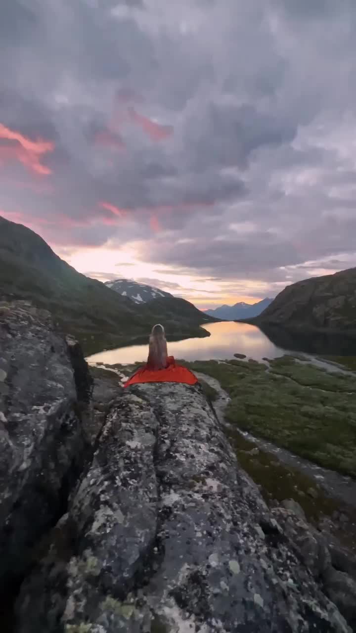 Discover the Heart of Norway: A Magical Sunset Lake