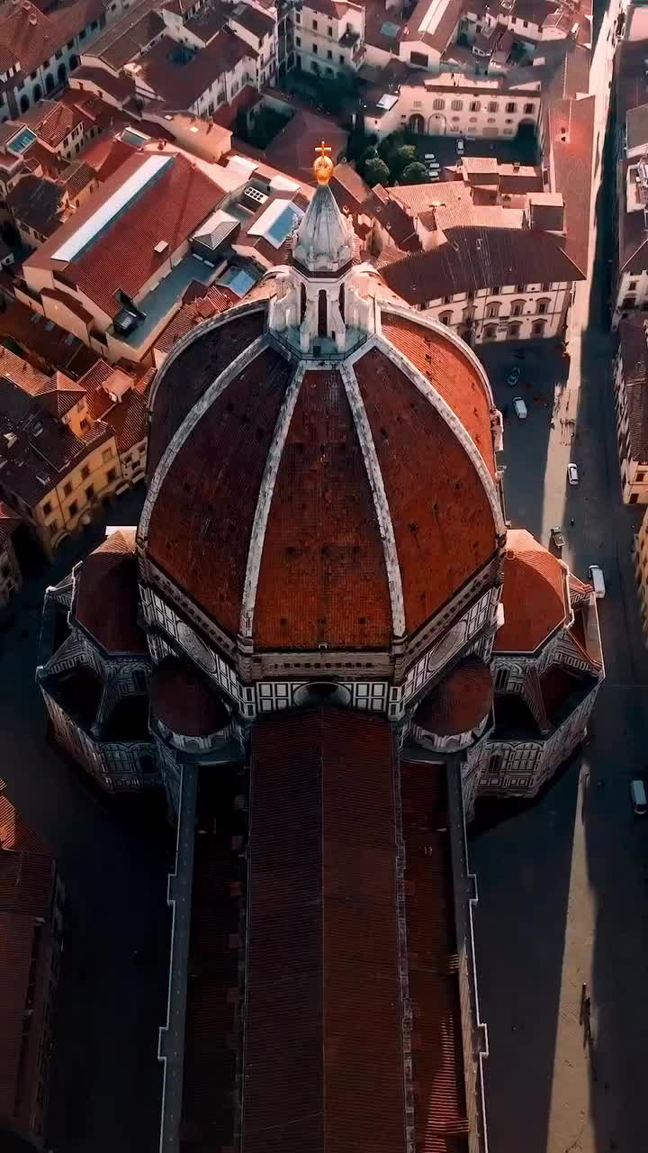 ⚜️ La bellezza di Firenze ⚜️
 Firenze, culla di arte e bellezza
Città dal fascino senza eguali
Dove il cuore e l’anima si appresta
A vivere emozioni senza paragoni.

Le strade strette e i vicoli antichi
Ci portano in un mondo senza tempo
Dove ogni angolo è un capolavoro
E ogni muro racchiude un tesoro.

Firenze, città dei Medici e di Dante
Di Michelangelo e di Leonardo
Di Botticelli e di Donatello
Città che fa battere forte il cuore.

La bellezza di Firenze è un tesoro
Che ci incanta e ci fa sognare
Una città che ci fa sentire
In un mondo dove tutto è possibile.

⚜️ The beauty of Florence ⚜️

Florence, cradle of art and beauty,
A city with unparalleled charm,
Where the heart and soul prepare
To experience unparalleled emotions.

The narrow streets and ancient alleys
Take us to a timeless world
Where every corner is a masterpiece
And every wall contains a treasure.

Florence, city of the Medici and Dante,
Of Michelangelo and Leonardo,
Of Botticelli and Donatello,
A city that makes our hearts beat faster.

The beauty of Florence is a treasure
That enchants us and makes us dream
A city that makes us feel
In a world where anything is possible.

______________________________________________

#firenze_photogroup
#ig_italia
#ig_firenze
#firenzecityitaly
#volgofirenze
#volgoitalia
#borghiitaliani
#yallerstoscana
#vivofirenze
#cittadifirenzeufficiale
#firenzegram
#igerstoscana
#dronedaily
#florencemypassion
#unlimitedflorence
#dronestagram
#welcometotoscana
#tuscanystyle
#theflorentine
#adayinflorence
#toscana_splendida
#thehub_firenze
#voyaged
#firenze
#don 
#borghitalia
#italy
#beniculturali30
#tuscany
#florenceitaly