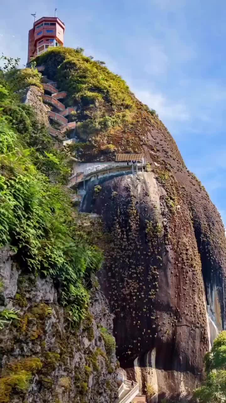 Discover the Stunning Piedra del Peñon, Guatapé
