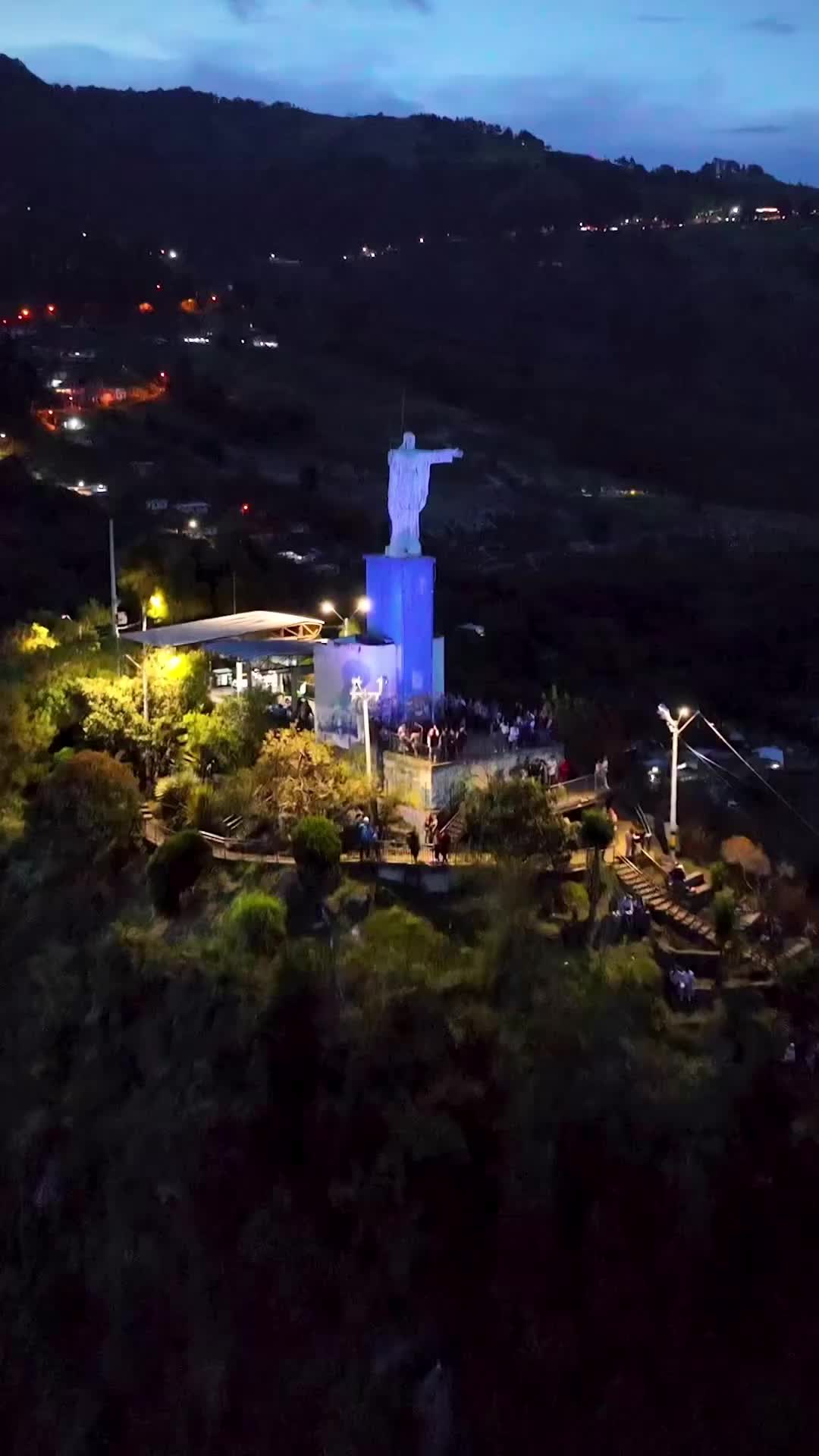 El Mirador Cerro El Picacho: Medellín Night Views