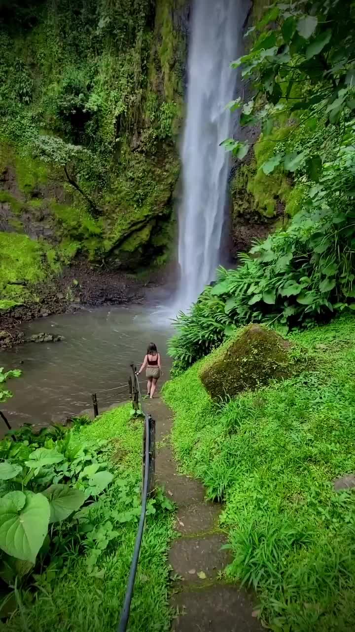 Why Visit Costa Rica in Rainy Season 🌧️✨