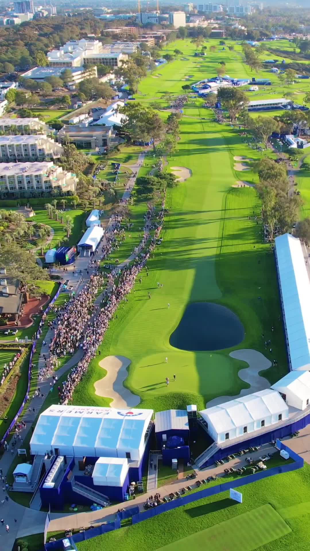 Soaring above paradise at the Farmers Insurance Open at Torrey Pines - where every fairway is a masterpiece!🌲⛳ Drop a ‘🦅’ if you’d love to tee off here!

#torreypines #farmersinsuranceopen #lajolla #sandiego #neverunpacking #luxurytravel #drone #california #golf