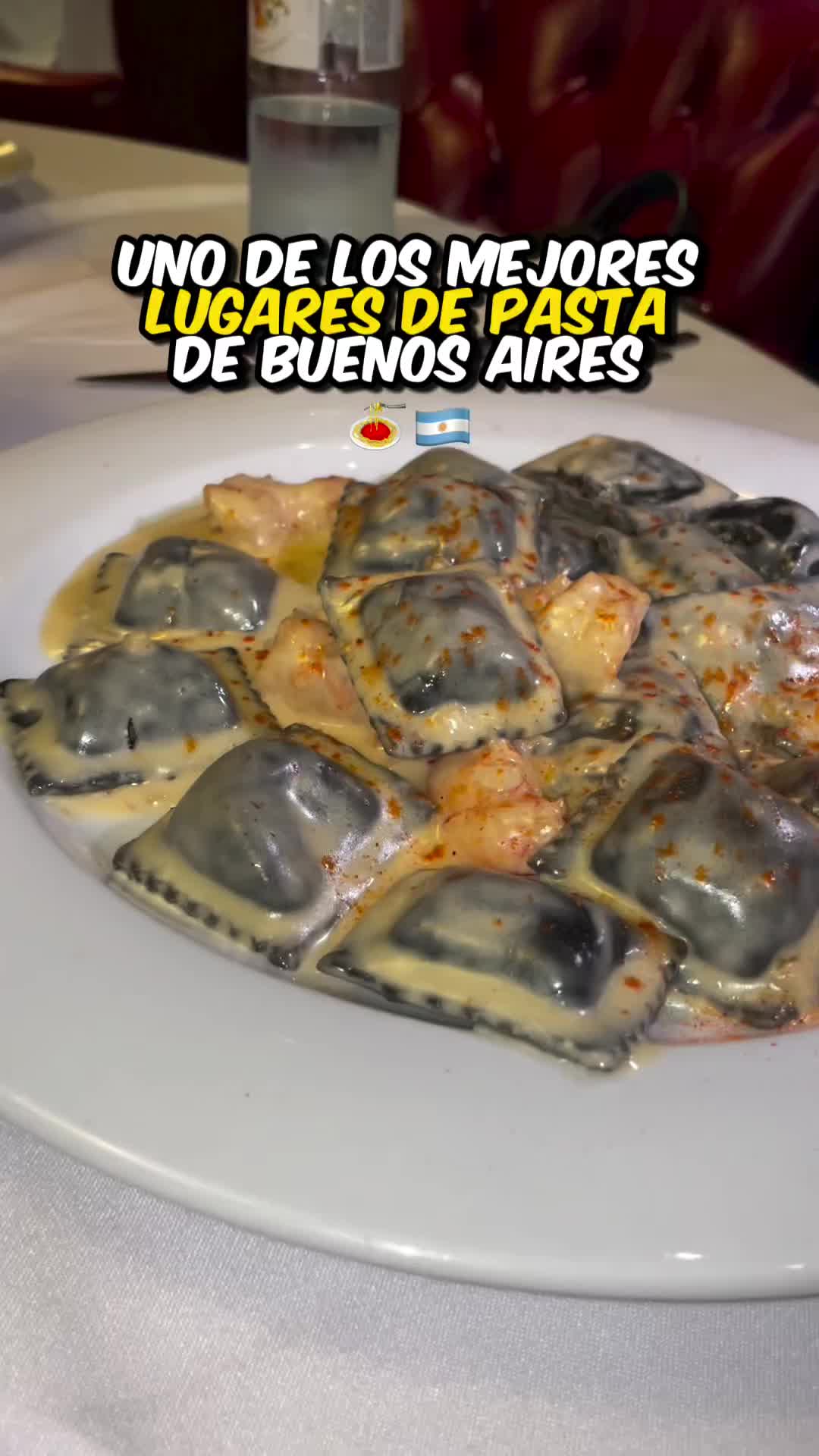 UNO DE LOS MEJORES LUGARES DE PASTA DE BUENOS AIRES 🍝🇦🇷 @laparolaccia 

📍Av. Cerviño 3561 (Palermo) 

Tienen varias sucursales alrededor de Buenos Aires! 

Es muy subjetivo decir cual es el mejor lugar para algo, pero La Parolaccia sin dudas me pareció uno de los mejores lugares para comer pastas en nuestra ciudad! 🫶

Etiqueta a la persona con la que irías a este lugar 👀

Eso es todo, saludos viajero ❤️✈️🌎

#viral #pasta #buenosaires #argentina #viajar #viajandoconbanshh #restaurantes