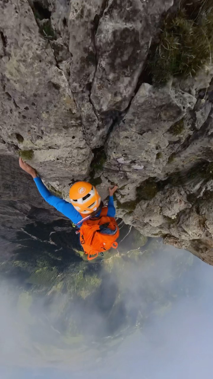 Best days in the Dolomites 🏔️ 
w/ @aarondurogati 🙏🏼
.
📷 @insta360 X3
.
.
#climbing #dolomites #unescoworldheritage #mountains #climb