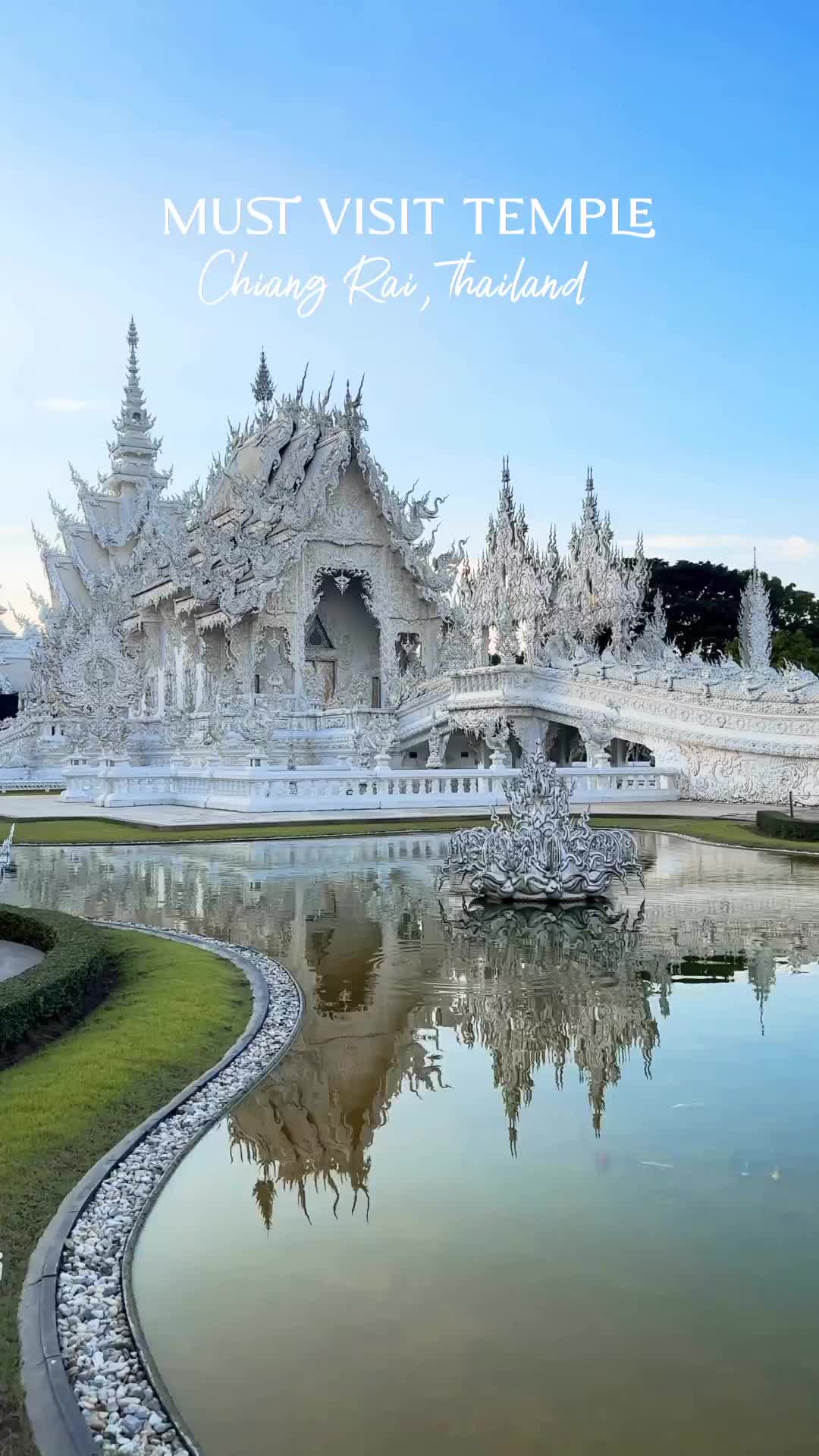 Must-See White Temple in Chiang Rai, Thailand