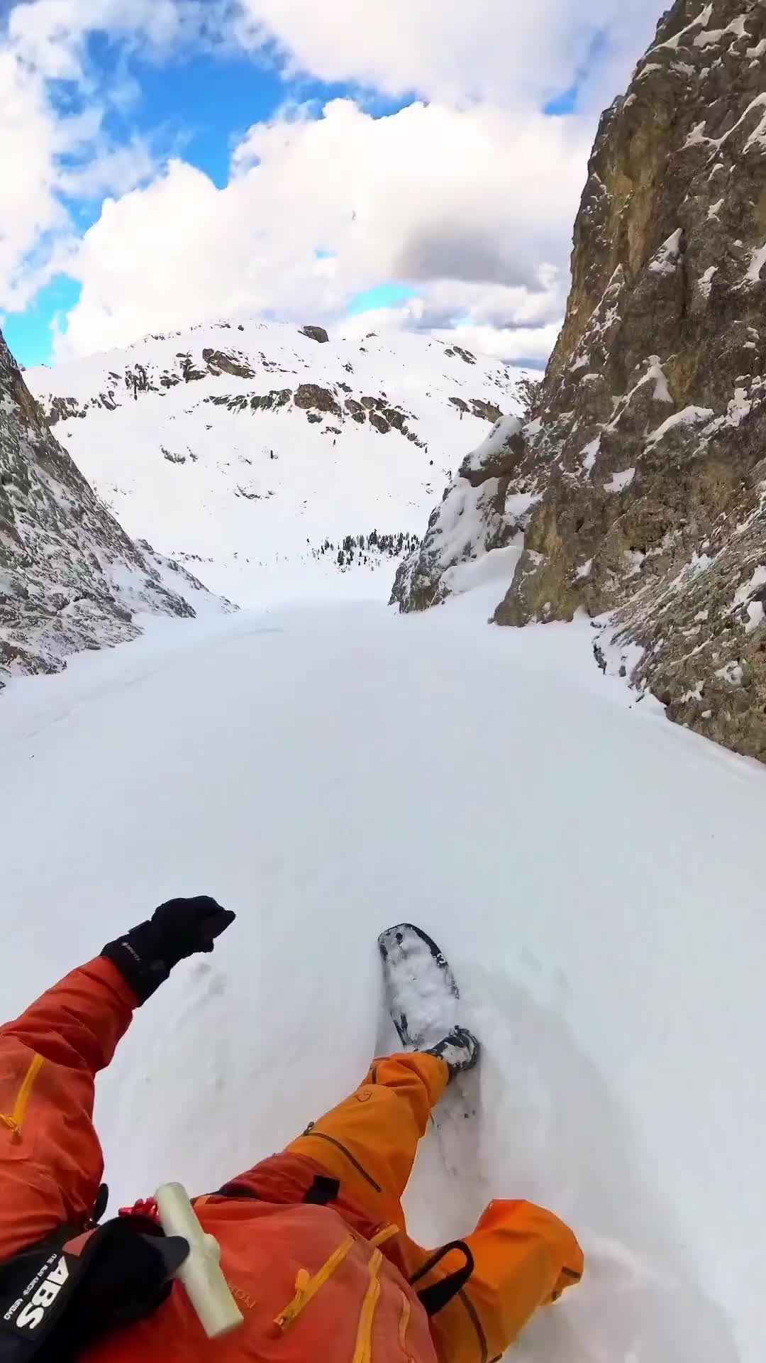 First Powder Couloir of the Season in the Dolomites 🏂❄️