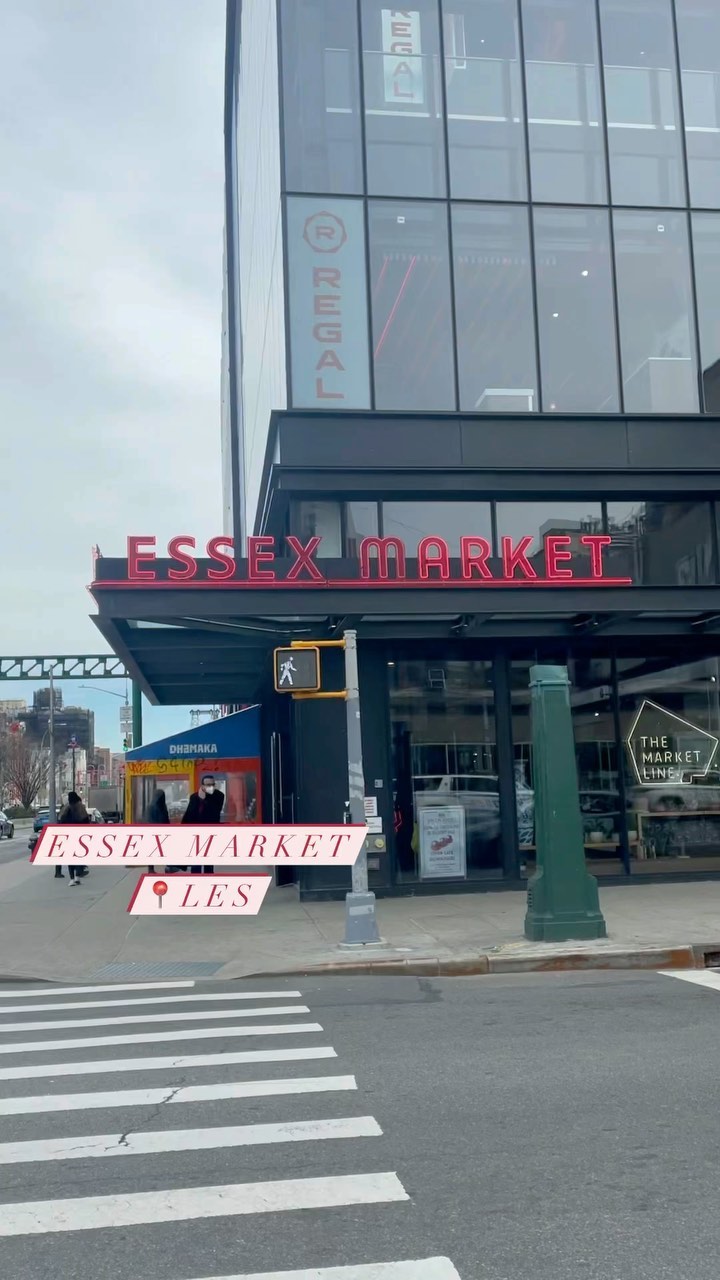 ESSEX MARKET🛒
📍LES

Amazing selection and so many cute spots to grab a drink & hang out. I’m a sucker for a good market😜