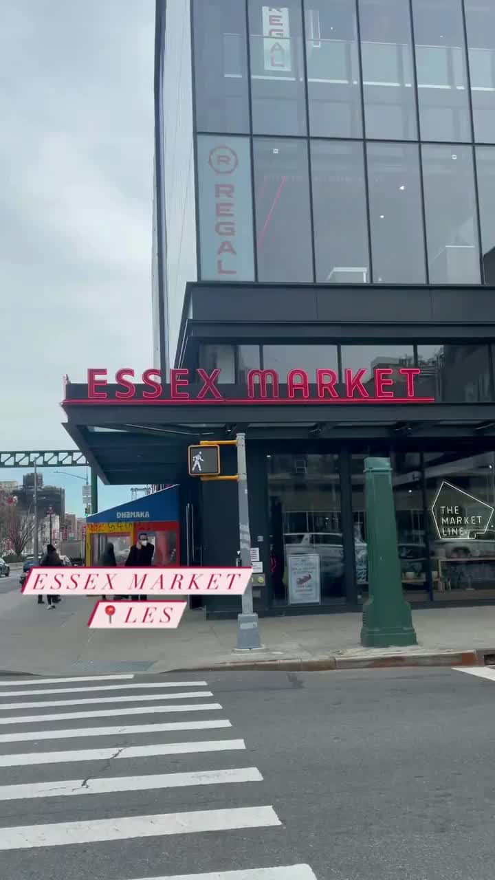 ESSEX MARKET🛒
📍LES

Amazing selection and so many cute spots to grab a drink & hang out. I’m a sucker for a good market😜