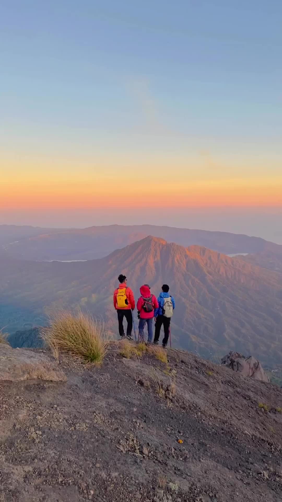 Stunningly Clear Day at Gunung Agung, Bali 🌄