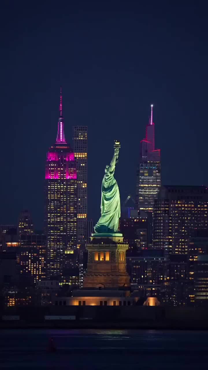 Discover the Iconic Statue of Liberty at Night