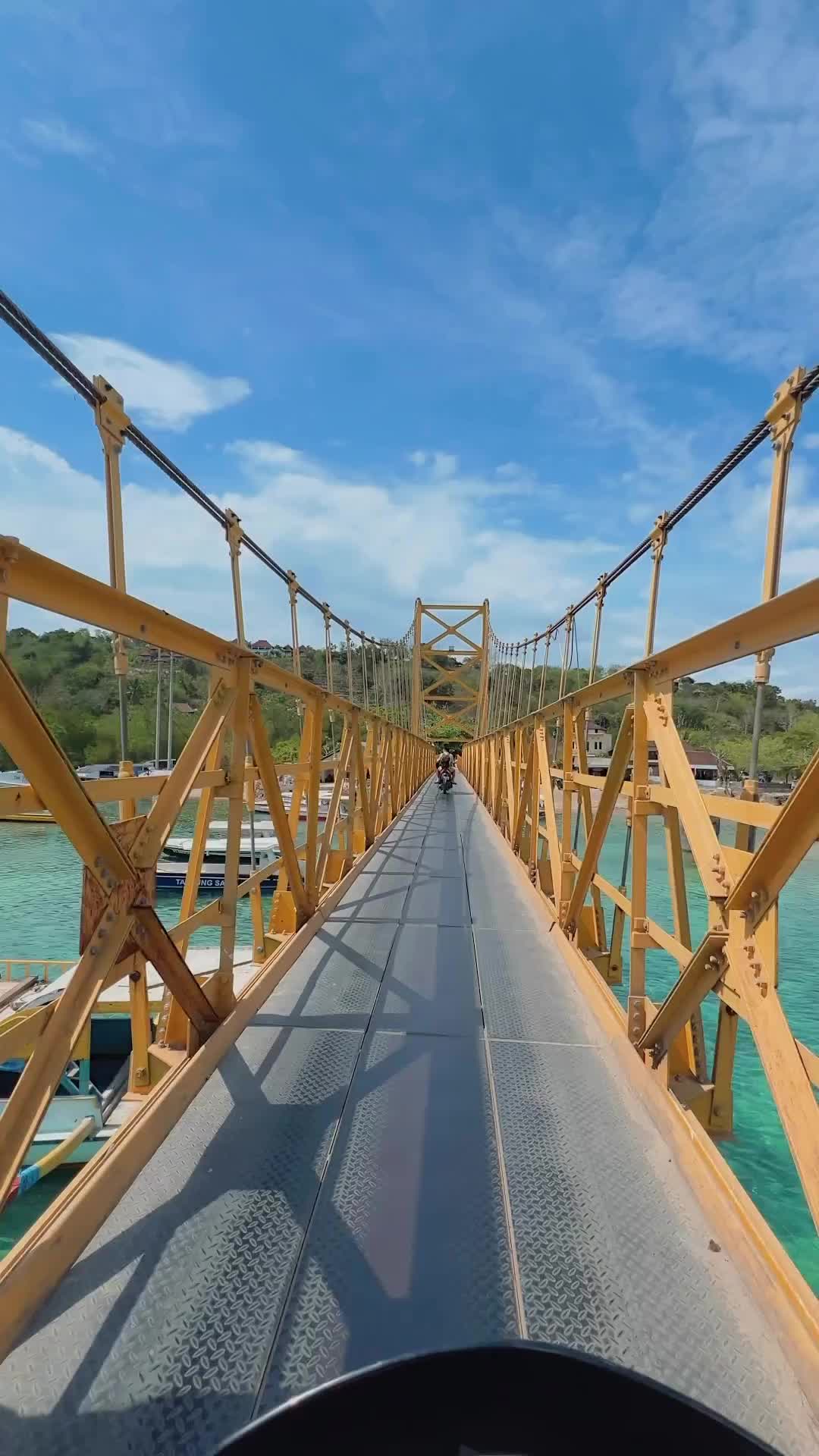 Iconic Nusa Lembongan Bridge in Bali, Indonesia 🌴