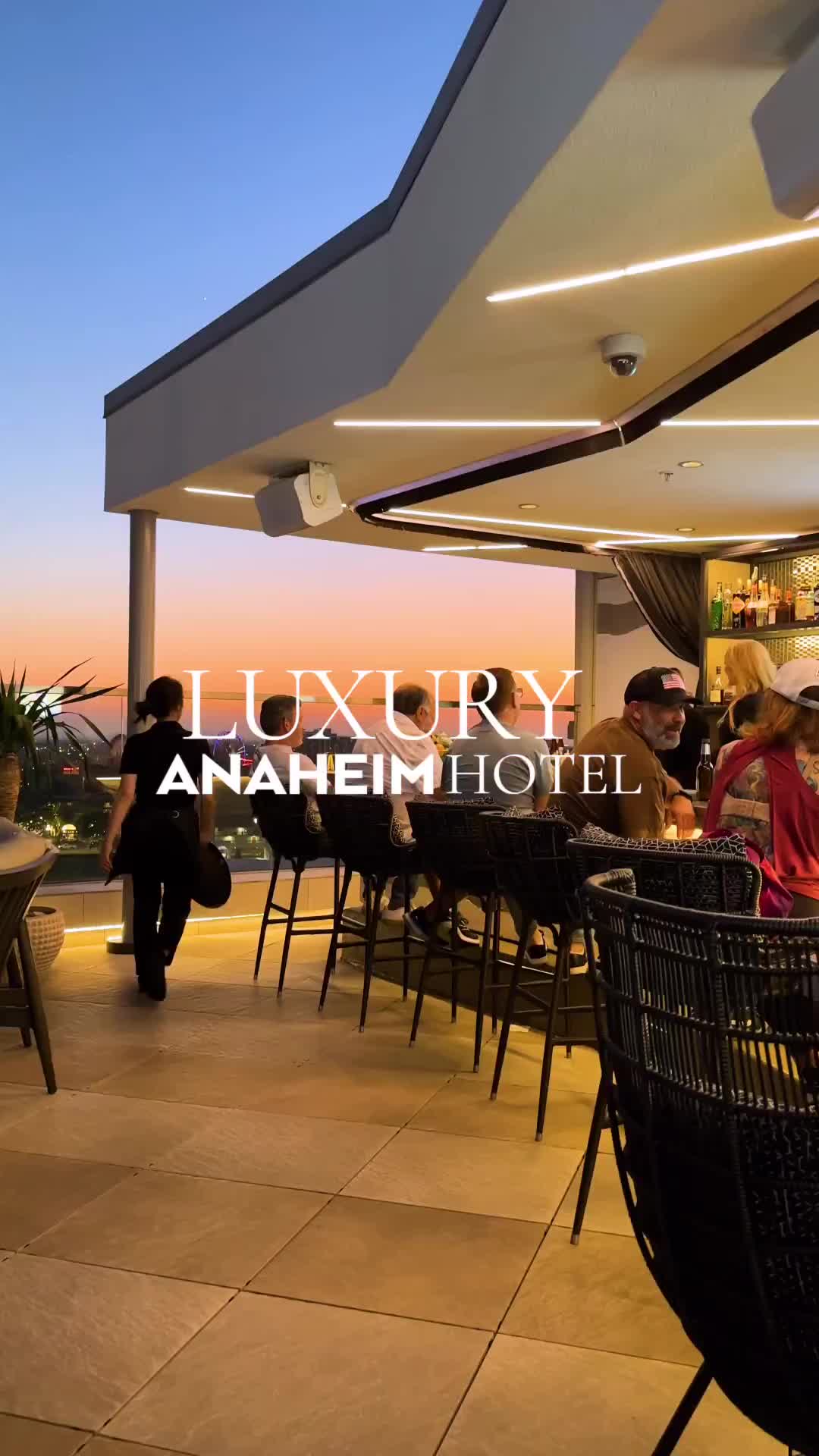 Luxury Hotel in Anaheim with Rooftop Bar and Chophouse
