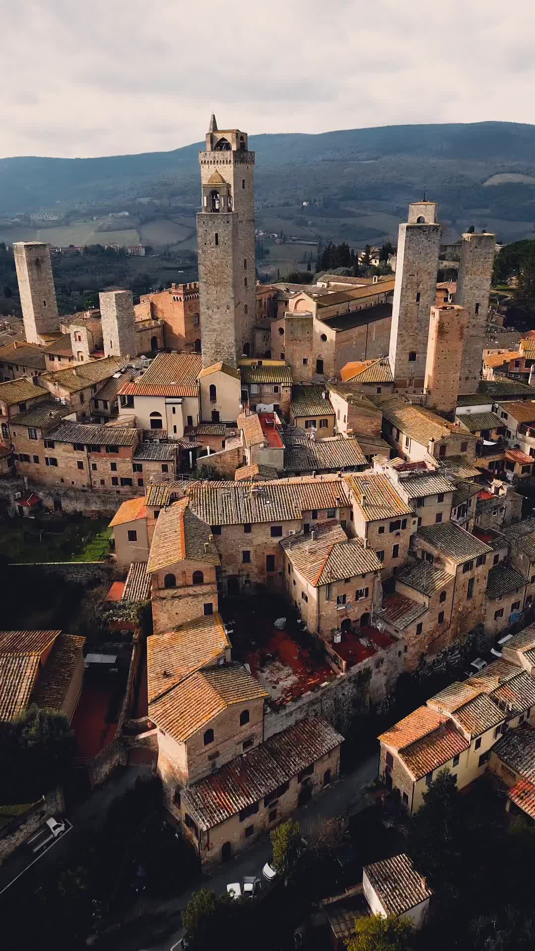 Explore San Gimignano - The Jewel of Toscana