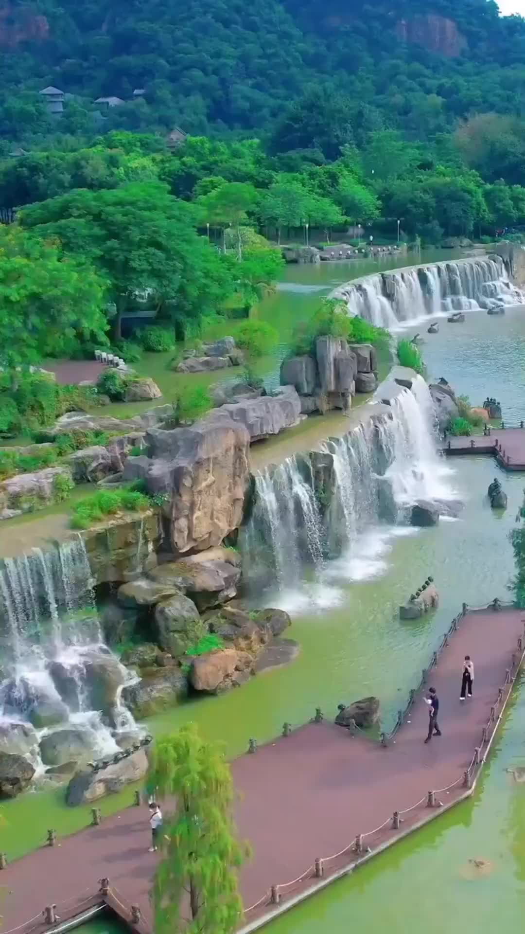 Stunning Scenery at Tingyin Lake Waterfall, Foshan