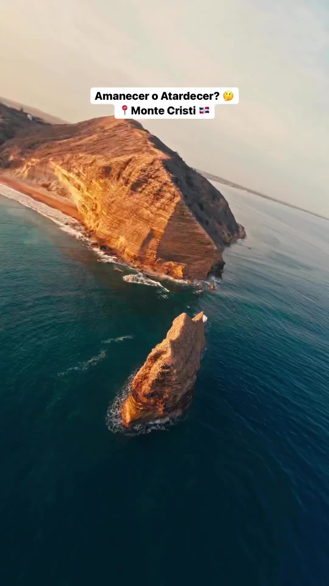 Este es otro lugar que muchas personas no han visitado en R.D. Esta es Playa El Morro en Monte Cristi, aquí encontraras manglares, playas, islas y esta única formación rocosa que te regalara uno de los mejores atardeceres de la isla.

#montecristi #elmorro #elmorrodemontecristi #dominicanrepublic #republicadominicana #godominicanrepublic #andomrep