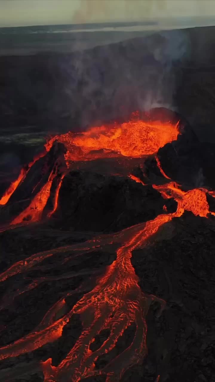 Iceland Volcano Eruption 2021: Unbelievable Magma Flow!
