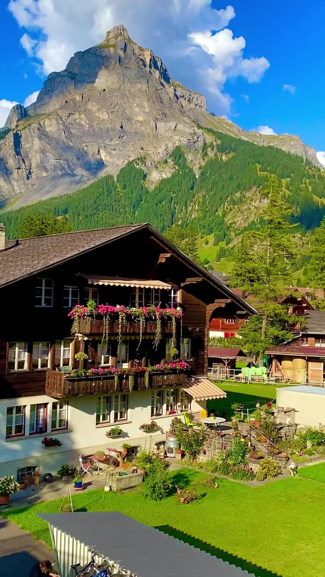 Best Time for Vibrant Colors in Kandersteg, Switzerland