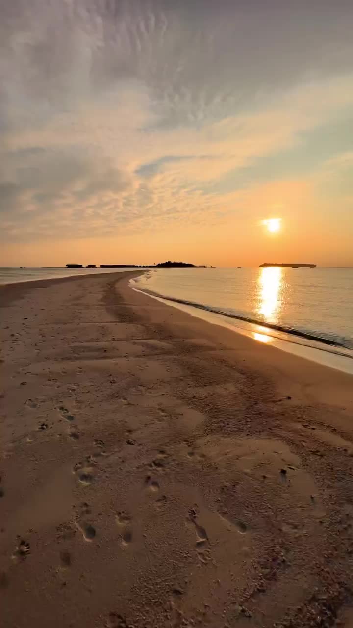 Magical Sunsets at COMO Cocoa Island’s Sandbank