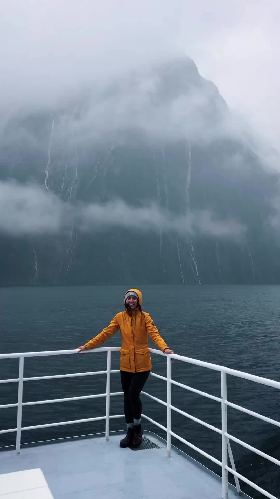 Milford Sound: Explore the Endless Waterfalls 💧