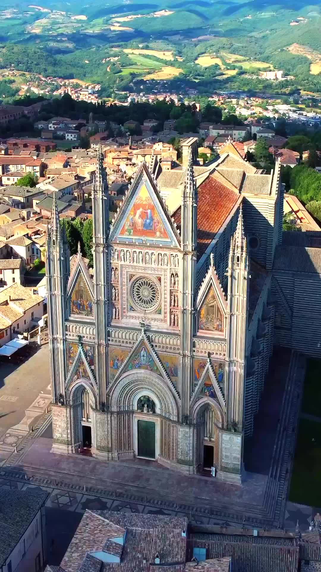 Discover the Majestic Duomo di Orvieto, Italy