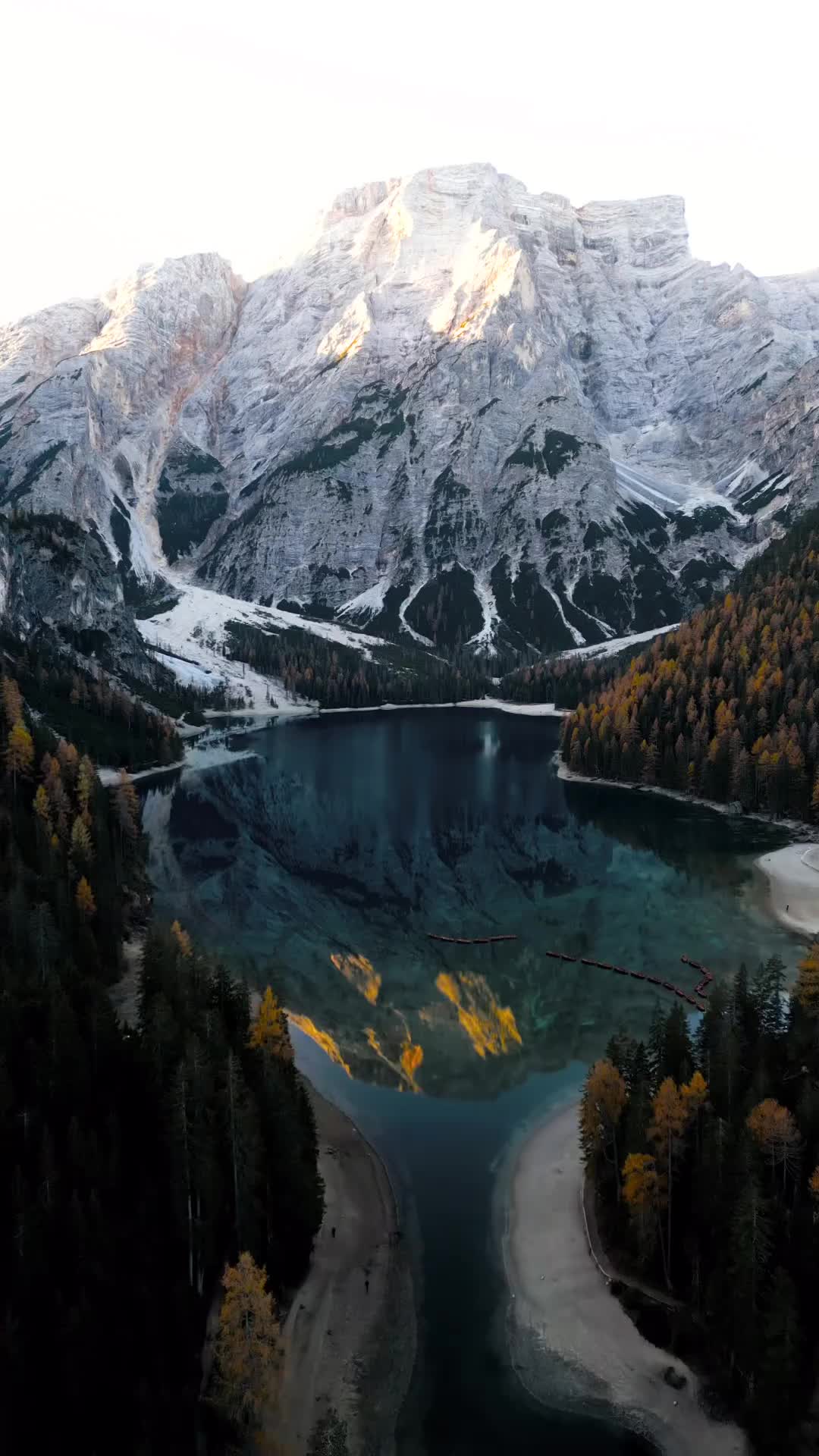 Discover the Beauty of Lago di Braies, Italy