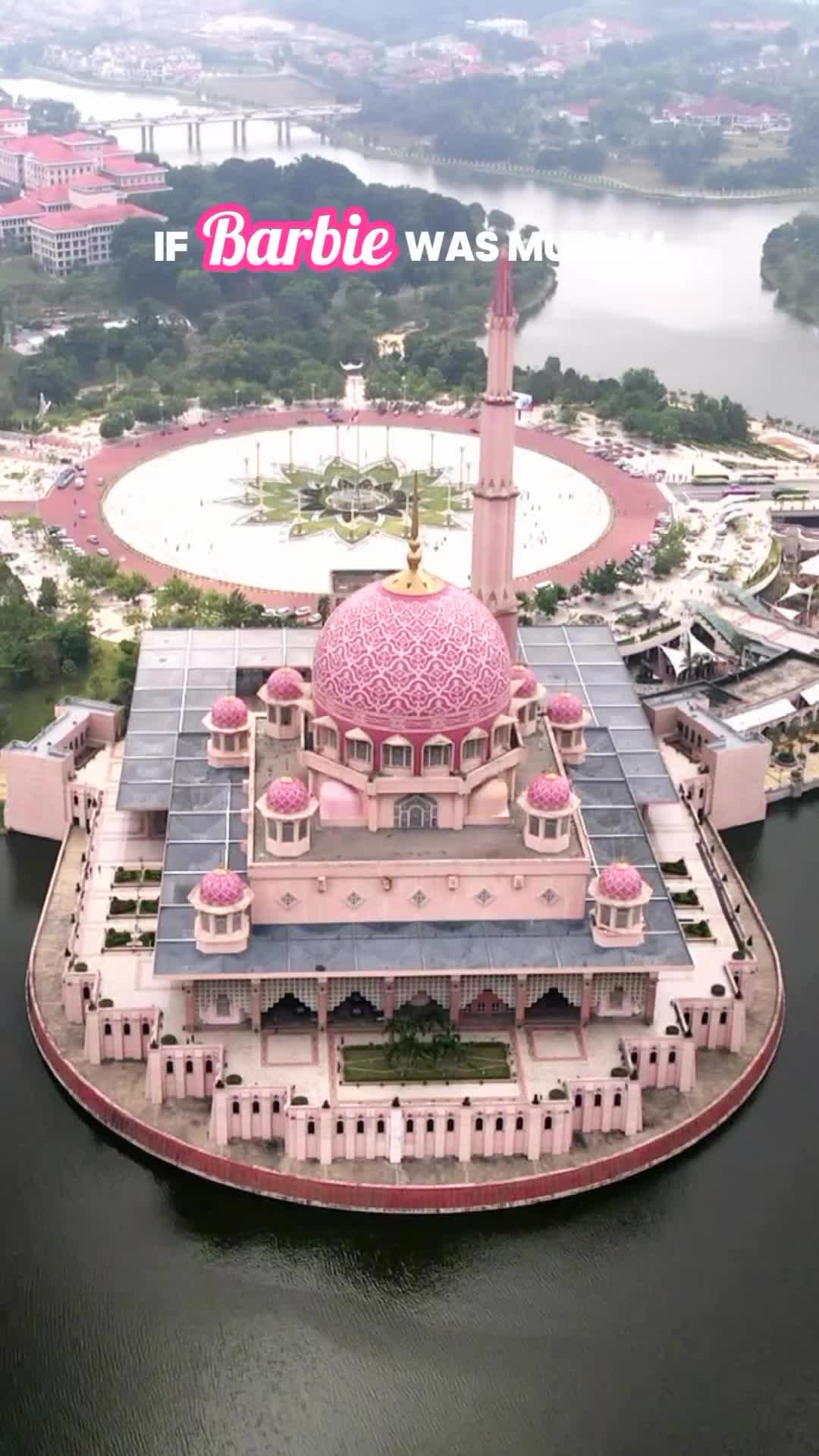 📍🕌 Putra Mosque - Kuala Lumpur / Putrajaya

Only 20min & 3$ from Kuala Lumpur by train, the pink mosque of Putrajaya is a must to visit 🩷

🇫🇷 À seulement 20 minutes & 3$ de Kuala Lumpur, la mosquée rose de Putrajaya est un endroit à ne pas rater 🩷😍 
_____
#malaysia #putrajaya #putramosque🕌 #pinkmosque #pink #barbiemuslimah #barbie #muslim #kualalumpur #visitkualalumpur