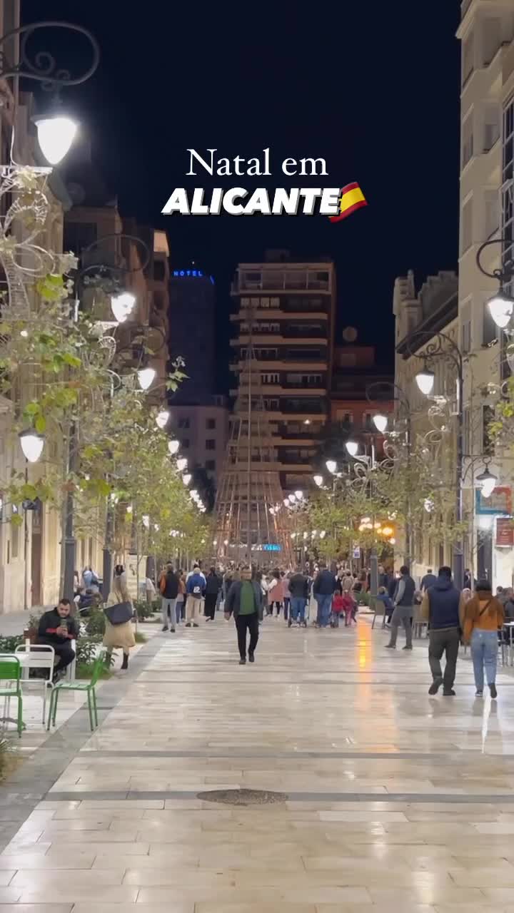 Alicante's Christmas Lights Shine Brightly!