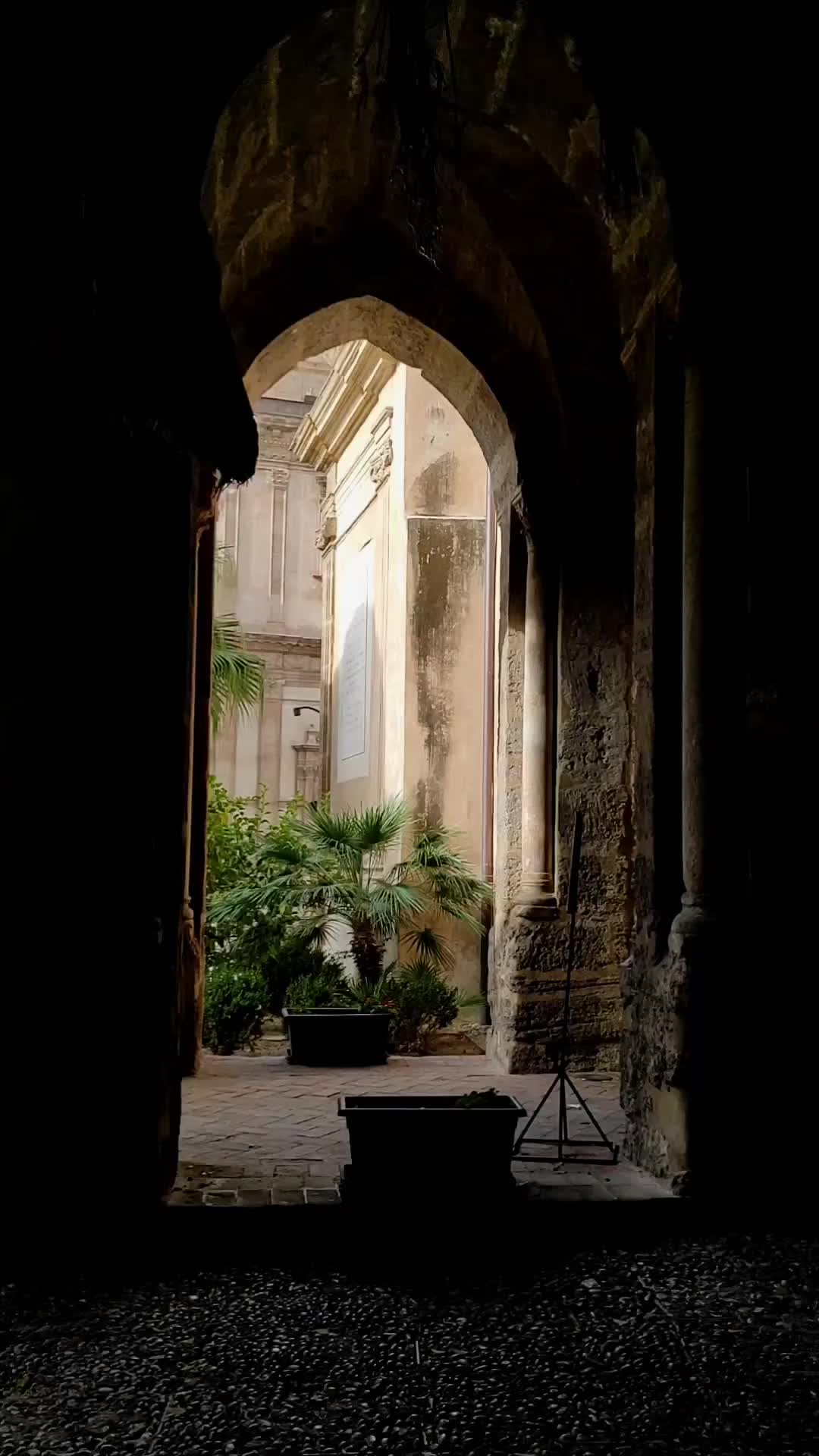 Discover Chiesa Santa Maria dell'Ammiraglio, Palermo