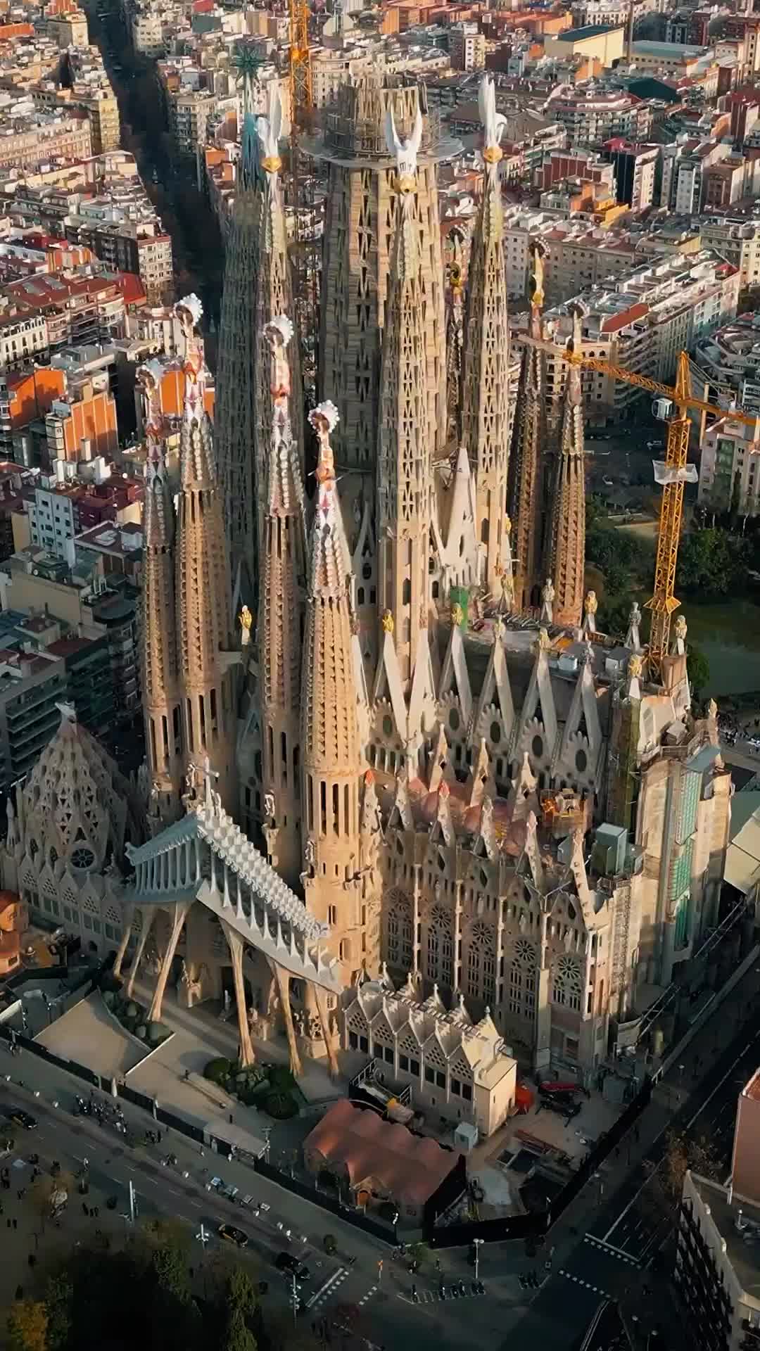 La Sagrada Familia: Gaudí's Unfinished Masterpiece