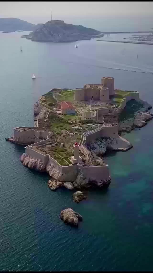 Discover Château d'If: A Marseille Icon 🏰🇫🇷