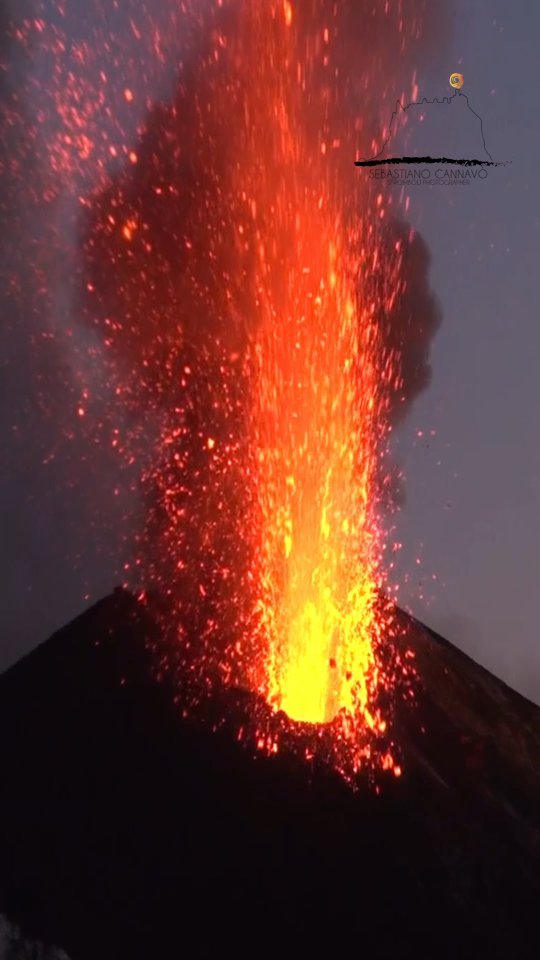 E l'Islanda muta....

STROMBOLI STATI D'ANIMO

#VISITSTROMBOLI #eolie #volcano #sicily #eolie #messina #insta #travel