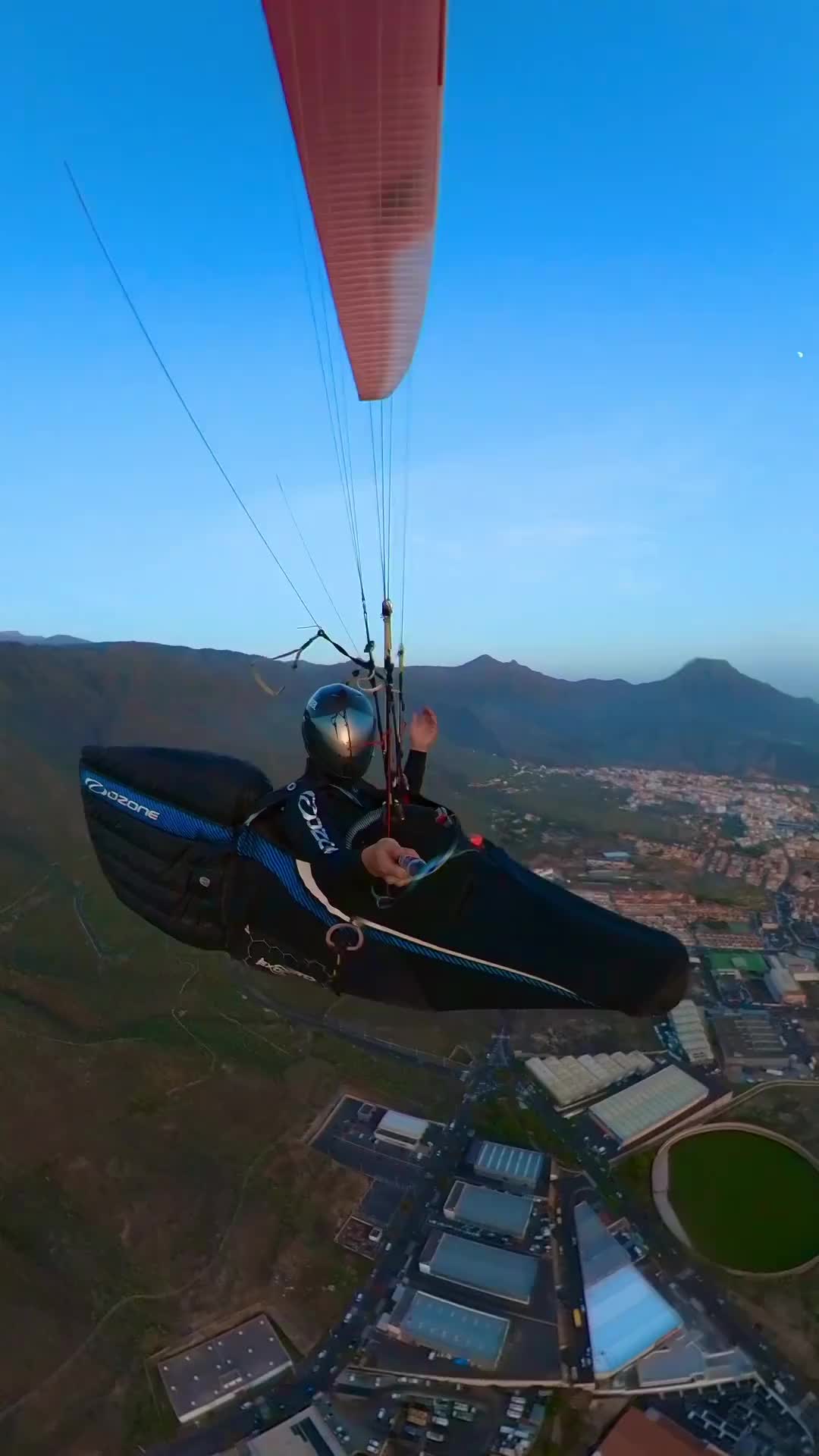 What is your definition of happiness ? ☀️
•
•
•
#fly #parapendio #paraglider #adventure #flying #gleitschirmfliegen #paragliding #freedom #exploreoutdoors #outdoorsports #extreme #extremesports #athlete #nature #adventure #adrenaline #photography #parapentebrasil #paragliding #parapente #paraglidinglife #pictureoftheday #paraglidinglove #goparagliding #paragladingpilot #outdoors #sky #skyphotography #voolibre #other_perspective #mountains