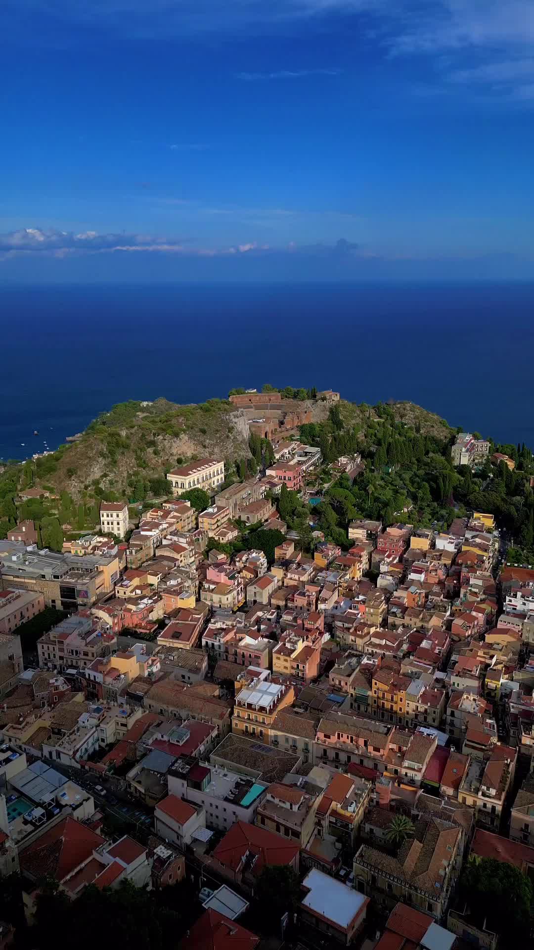 Discover Taormina: Sicily's Coastal Gem 🌊🇮🇹