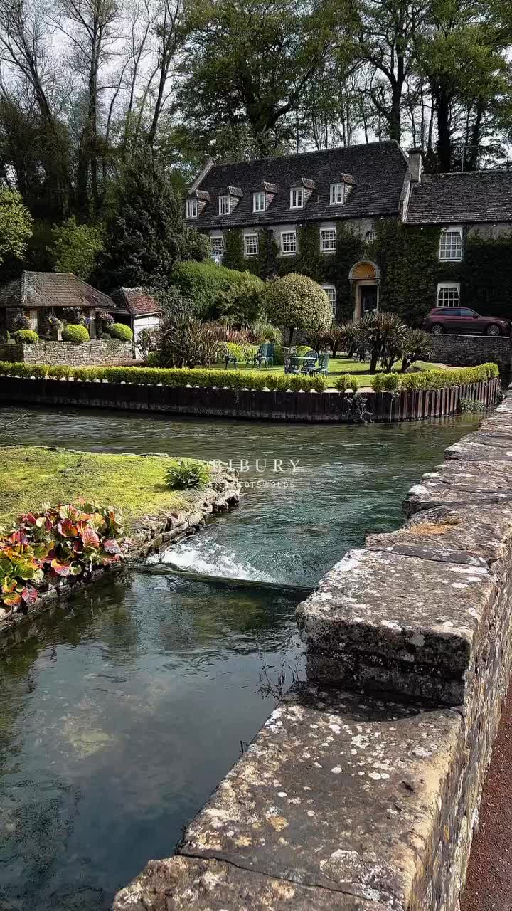 Relaxing Sunday in Picturesque Bibury, The Cotswolds
