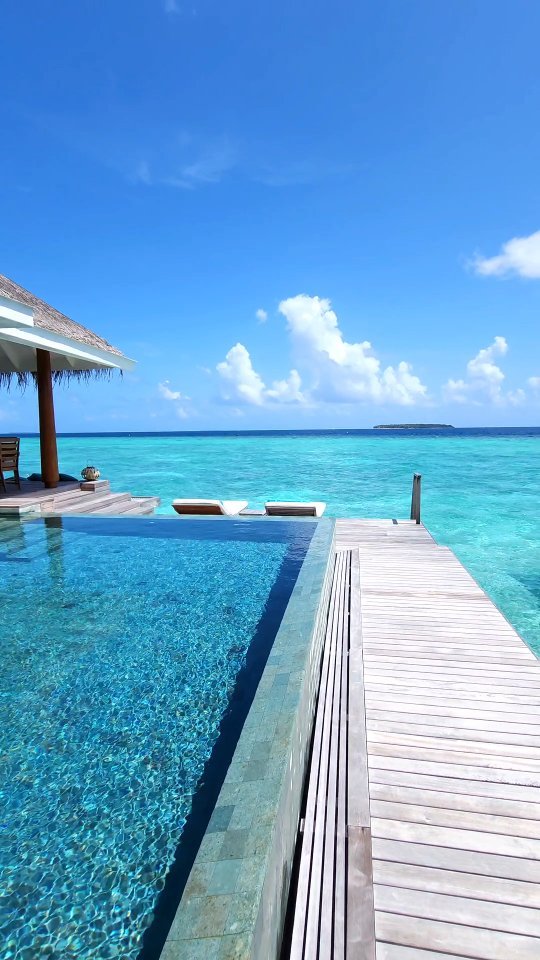 This is why Anantara Kihavah is one of the best resorts in the world 🤩🏝️

📍 @anantarakihavah

-

Follow us ❤️ @toptravelplaces_ for more 👍

-

📸 Video taken by @toptravelplaces_

-

#maldives #travel #traveldestination #anantarakihavah #anantarakihavahmaldivesvillas #anantaramaldives #anantarahotels #maldivesislands #luxurytravel #honeymoondestination #beachholiday #beachvibes #luxuryresorts